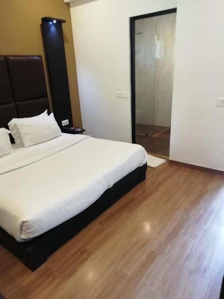 Sinq Beach Resort Calangute Kültér fotó